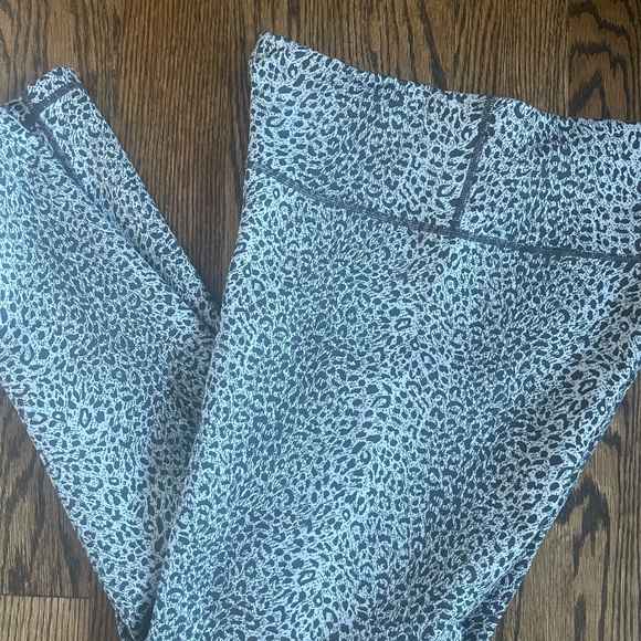Sweaty Betty power workout leggings L leopard - Picture 3 of 6